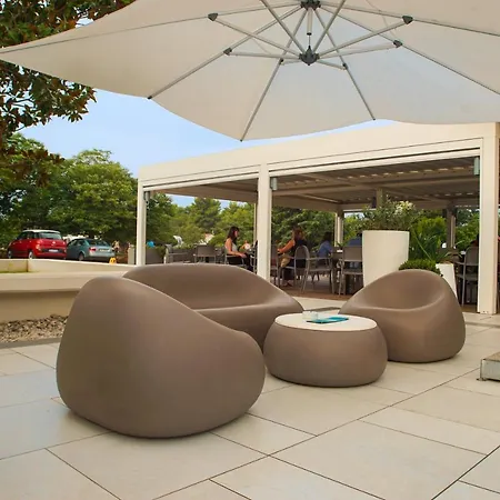 Maistra Polari Mobile Homes 4* 로비니