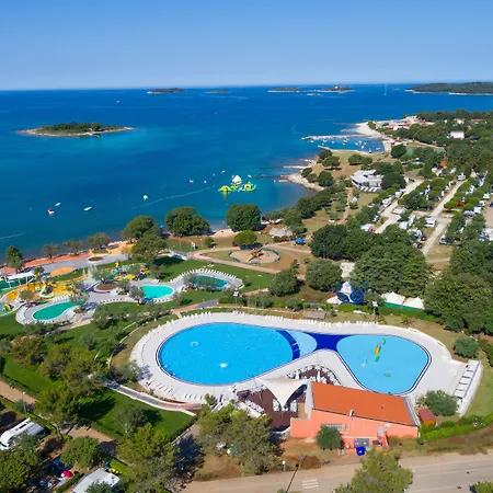 Maistra Polari Mobile Homes منتزه العطل 4*