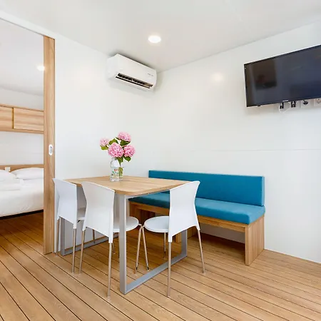 Maistra Polari Mobile Homes منتزه العطل 4*