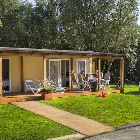 منتزه العطل Maistra Polari Mobile Homes 4*