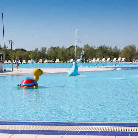 منتزه العطل Maistra Polari Mobile Homes