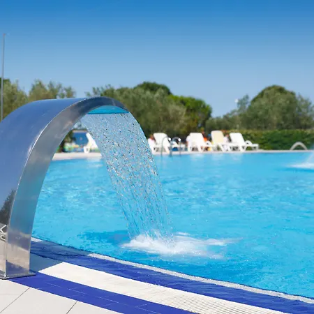 Maistra Polari Mobile Homes منتزه العطل