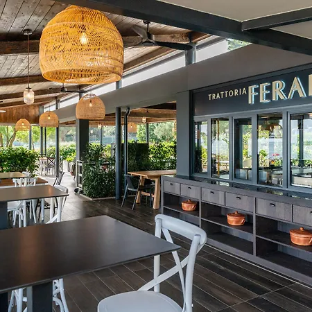 Maistra Polari Mobile Homes 4* روفينج