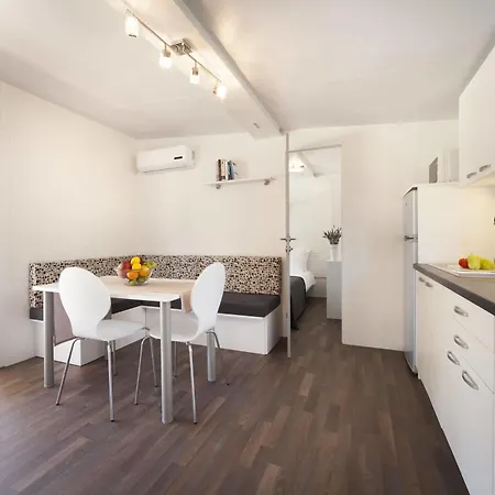 홀리데이파크 Maistra Polari Mobile Homes 로비니