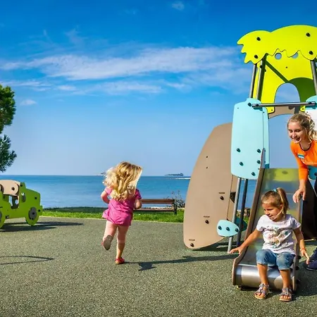 Maistra Polari Mobile Homes 假日公园