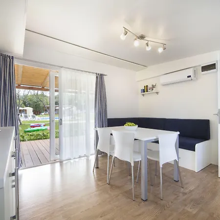 Maistra Polari Mobile Homes 假日公园 罗维尼