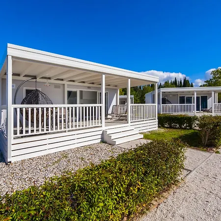 Maistra Polari Mobile Homes 假日公园 4*