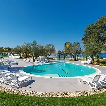 Maistra Polari Mobile Homes 假日公园 罗维尼