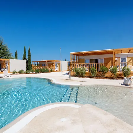 Maistra Polari Mobile Homes 4*